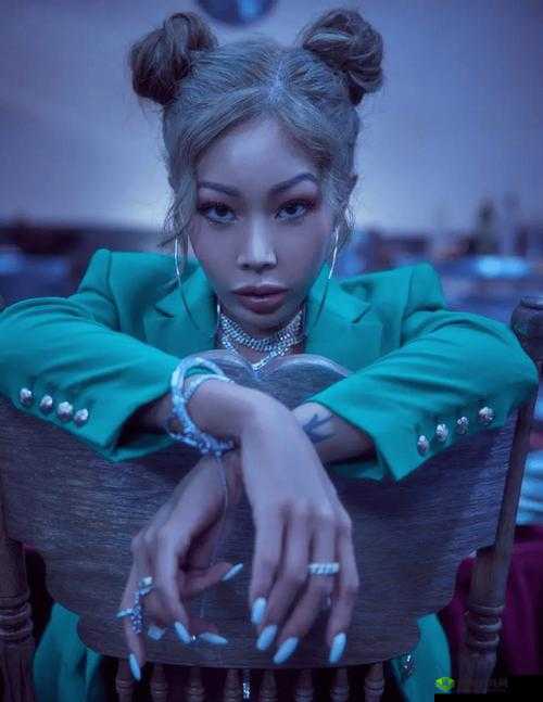 美国暴躁女 rapper 支持单对单:其背后的音乐态度与个人风格解析