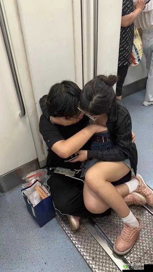 :震惊某私密视频平台惊现大量自拍视频,尺度惊人