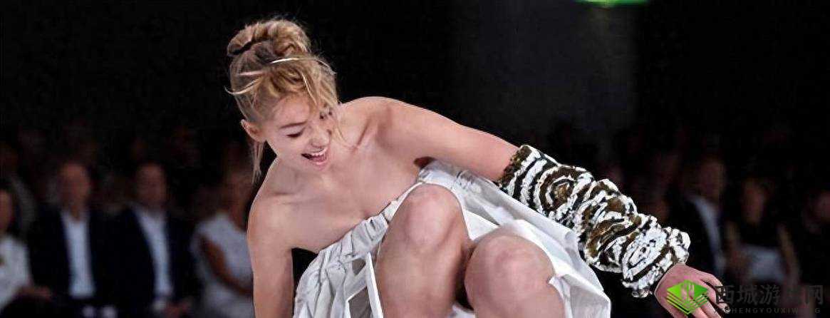 忘穿内衣了可以跟男生说吗:女生面临的尴尬与抉择