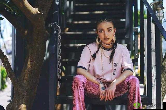 大陆女 rapper潮水仙踪林究竟是谁?她的音乐之路有何独特之处?