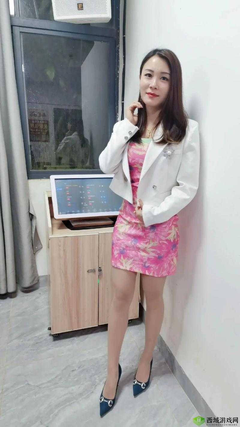 少妇 AAAA 的生活日常是怎样的?